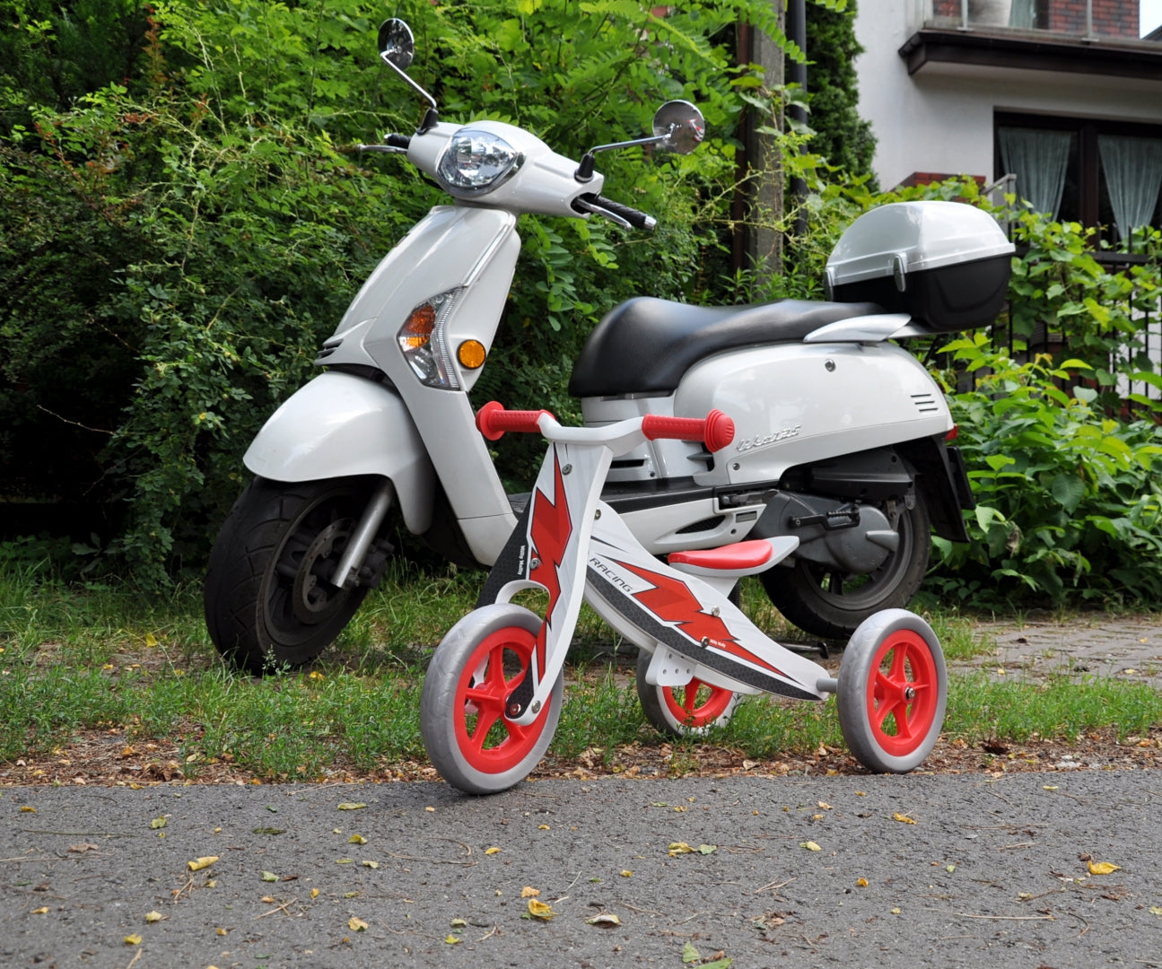 Juoksupyörä / potkupyörä 2in1 Cool Racing 18 kk+ - Potkupyörät - Lasten ajoneuvot