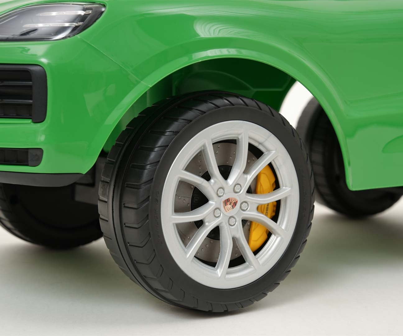Potkuauto Porsche Cayenne S vihreä 12–36 kk - Ride-ons - Lasten ajoneuvot
