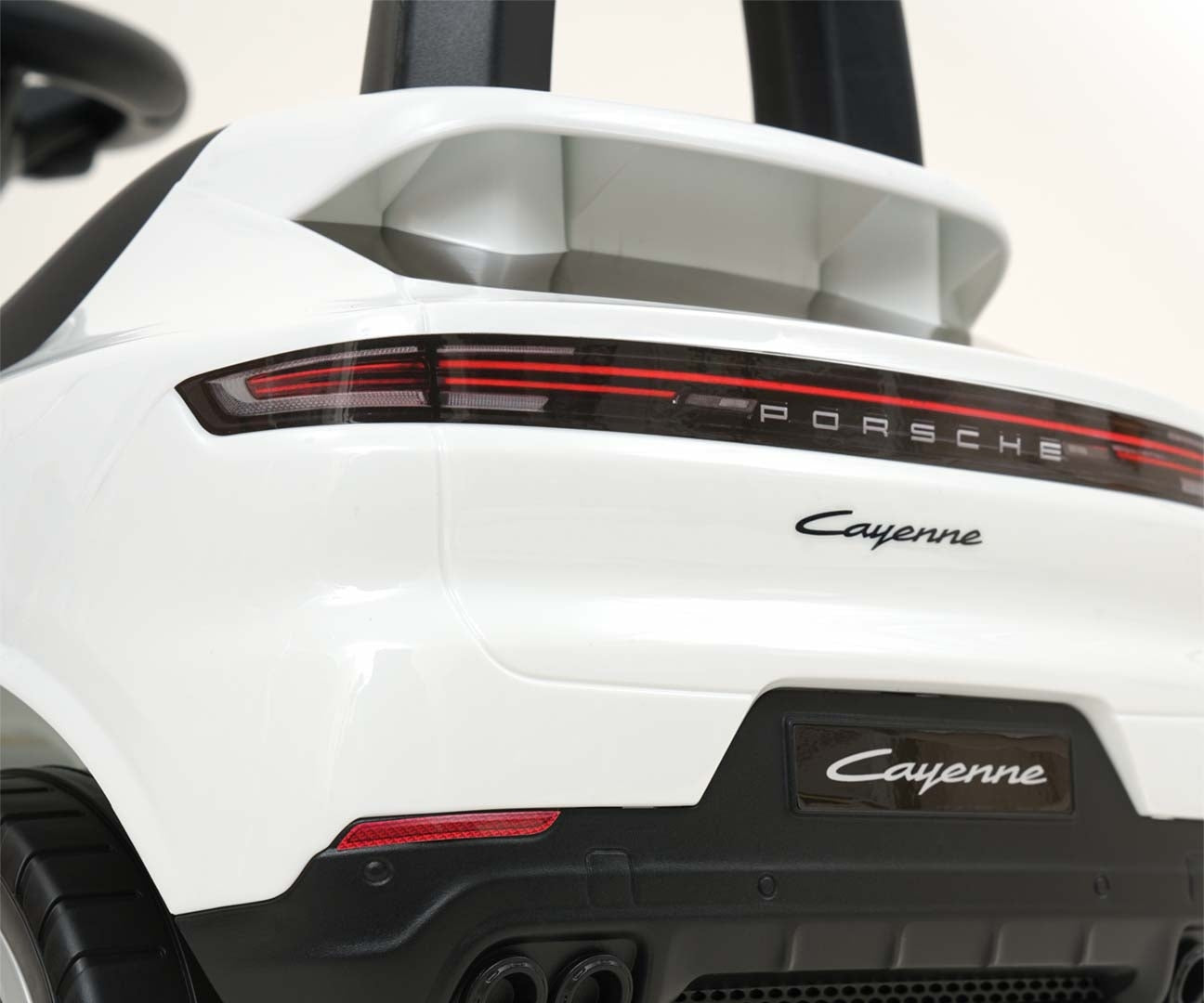 Potkuauto Porsche Cayenne S valkoinen 12–36 kk - Ride-ons - Lasten ajoneuvot